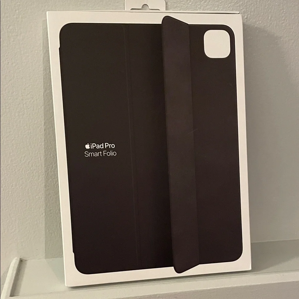 Apple iPad Pro Smart Folio - Black - Picture 1 of 3